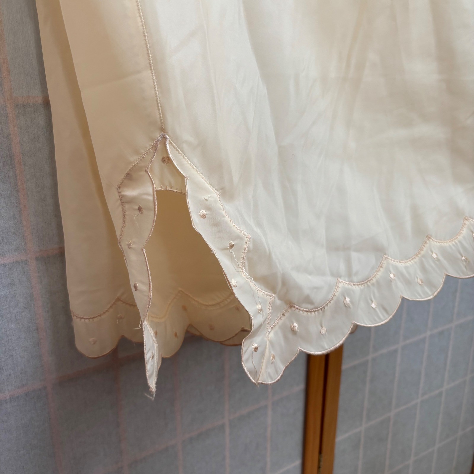 Vintage Barbizon Candie Tafredda Full Slip Ivory Scalloped Embroidered Size 40