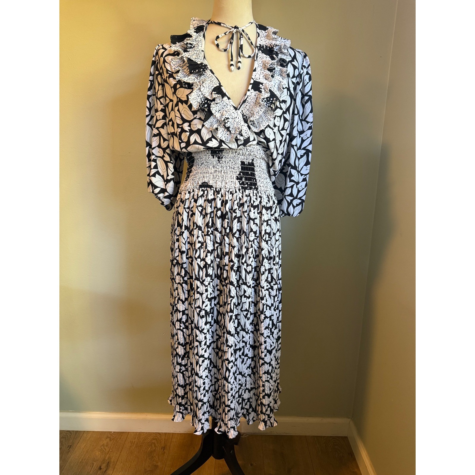 Assorti Susan Freis Vintage 80s Floral Ruffle Midi Dress Black White XS whimsi