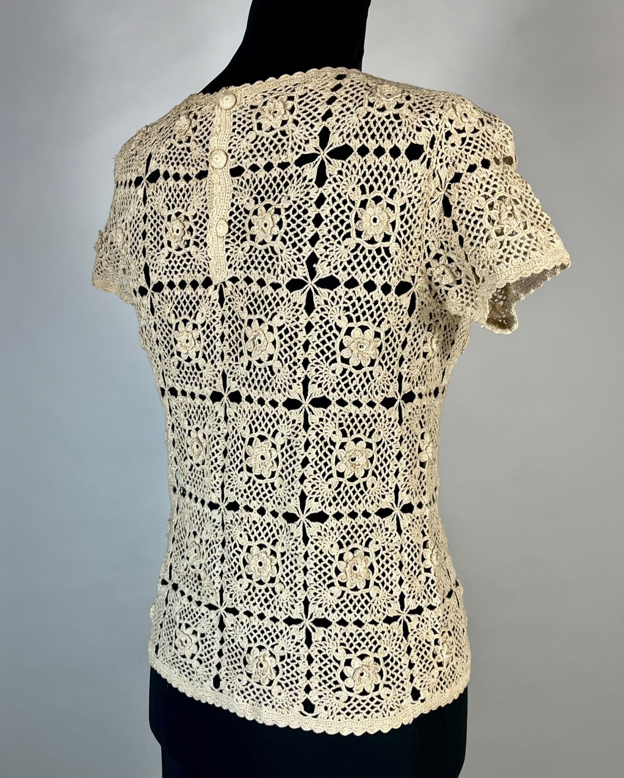 Vintage 1980’s-1990’s beige hand CROCHET open lace top by Peter Lynne size S/XS