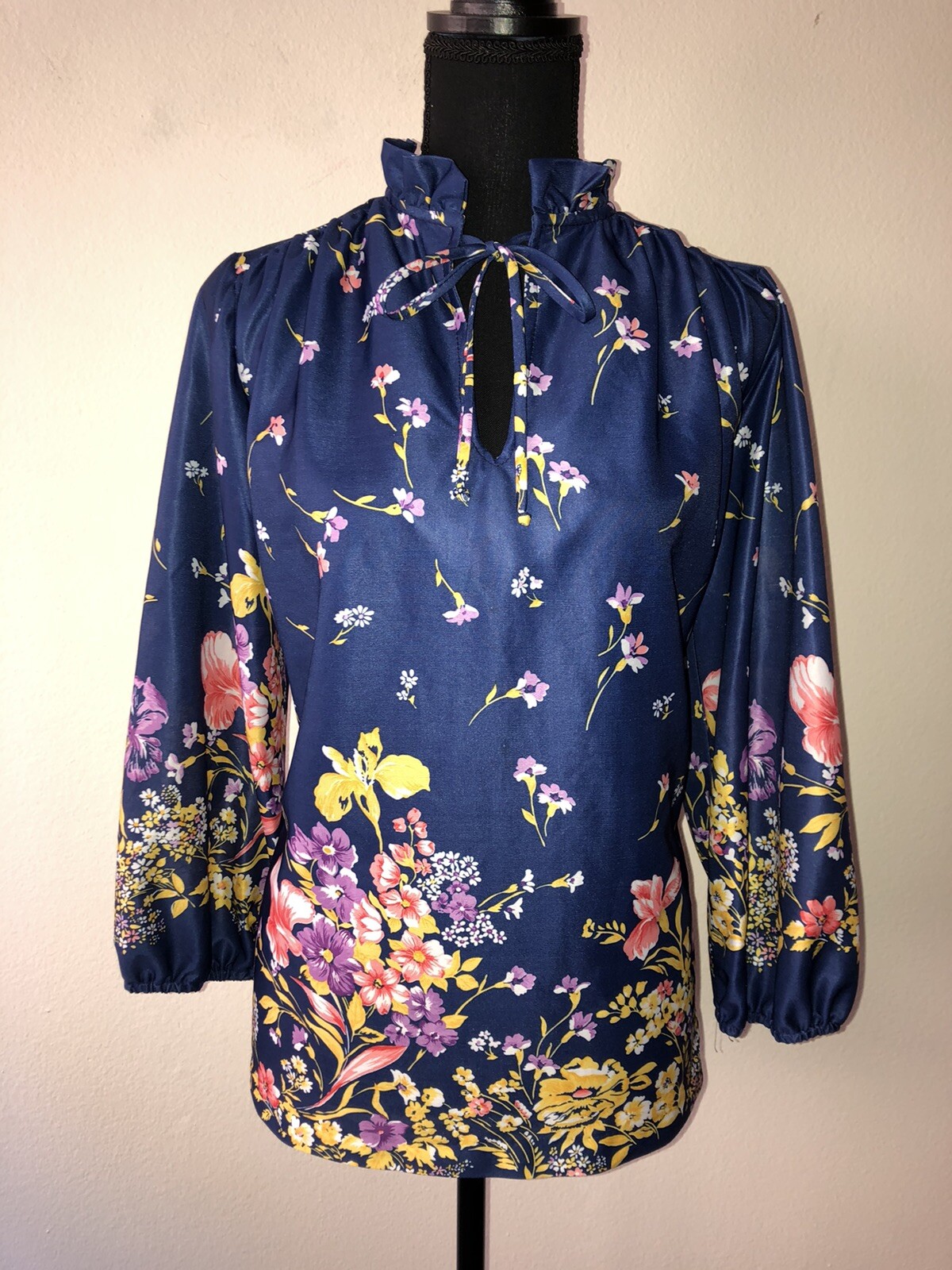 Vintage ‘70s Floral Tunic Top Keyhole Tie Neckline Blue Polyester Retro XL