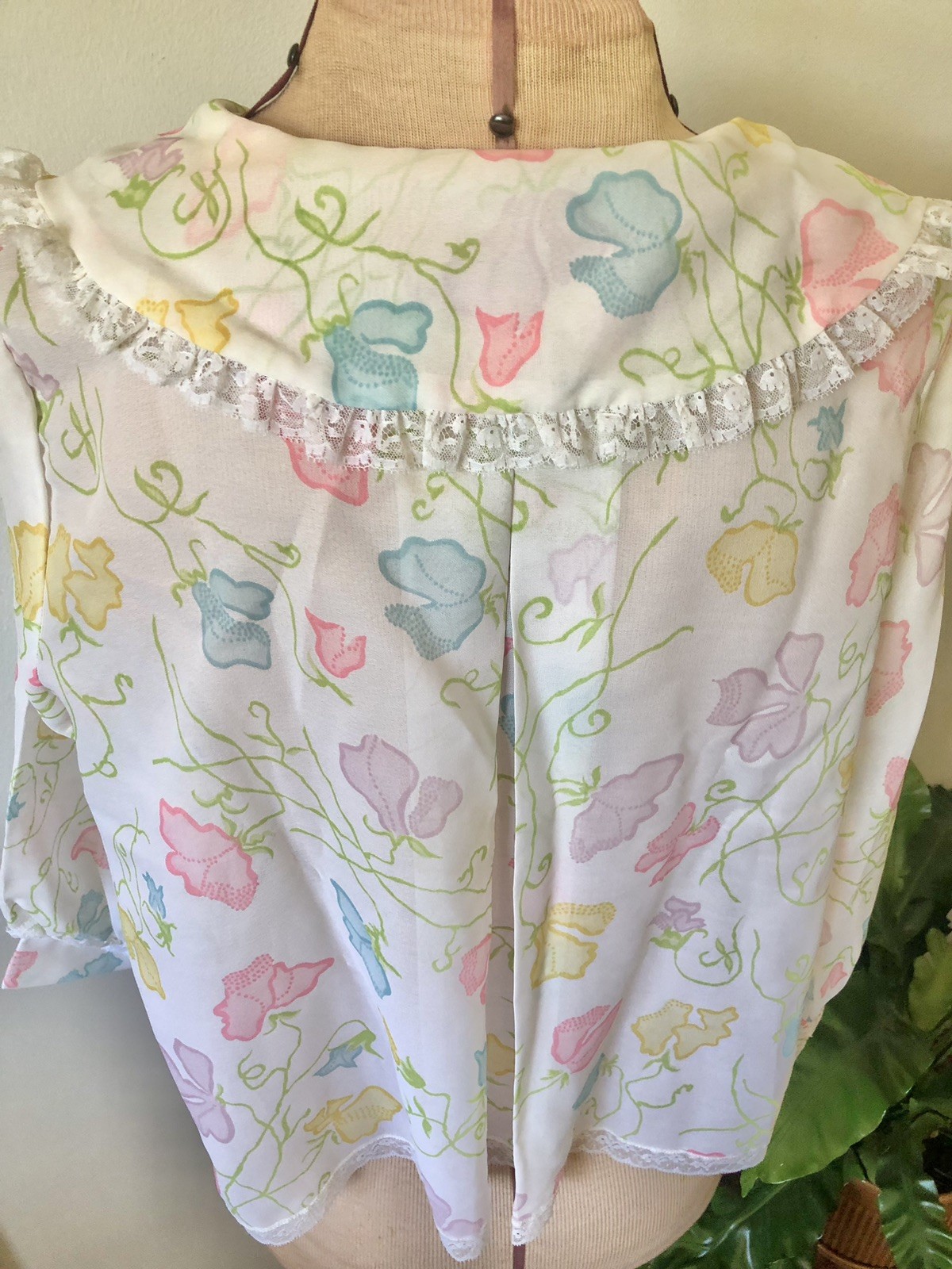 Vintage 60’s Vining Sweet Pea Floral Corhan Noumair Bed Jacket