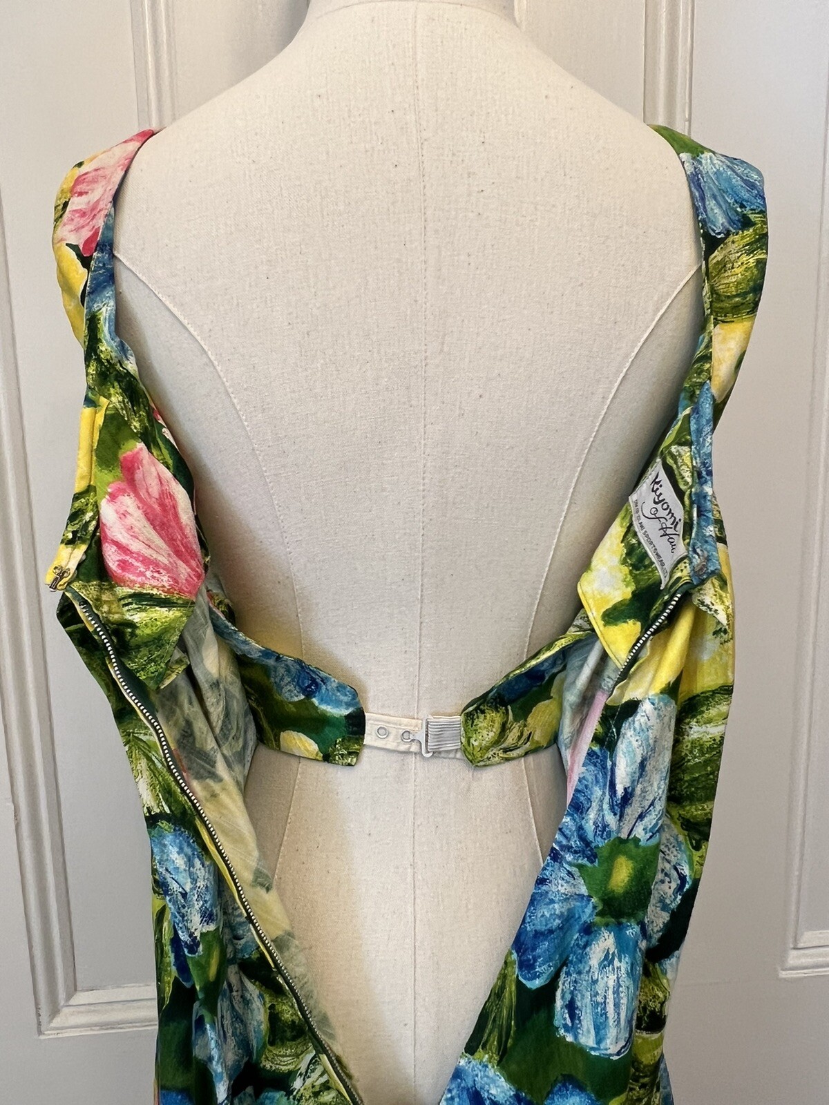 1950s Hawaiian Floral Print Short Dress Kiyomi Hawaii 1960s Caped Cotton