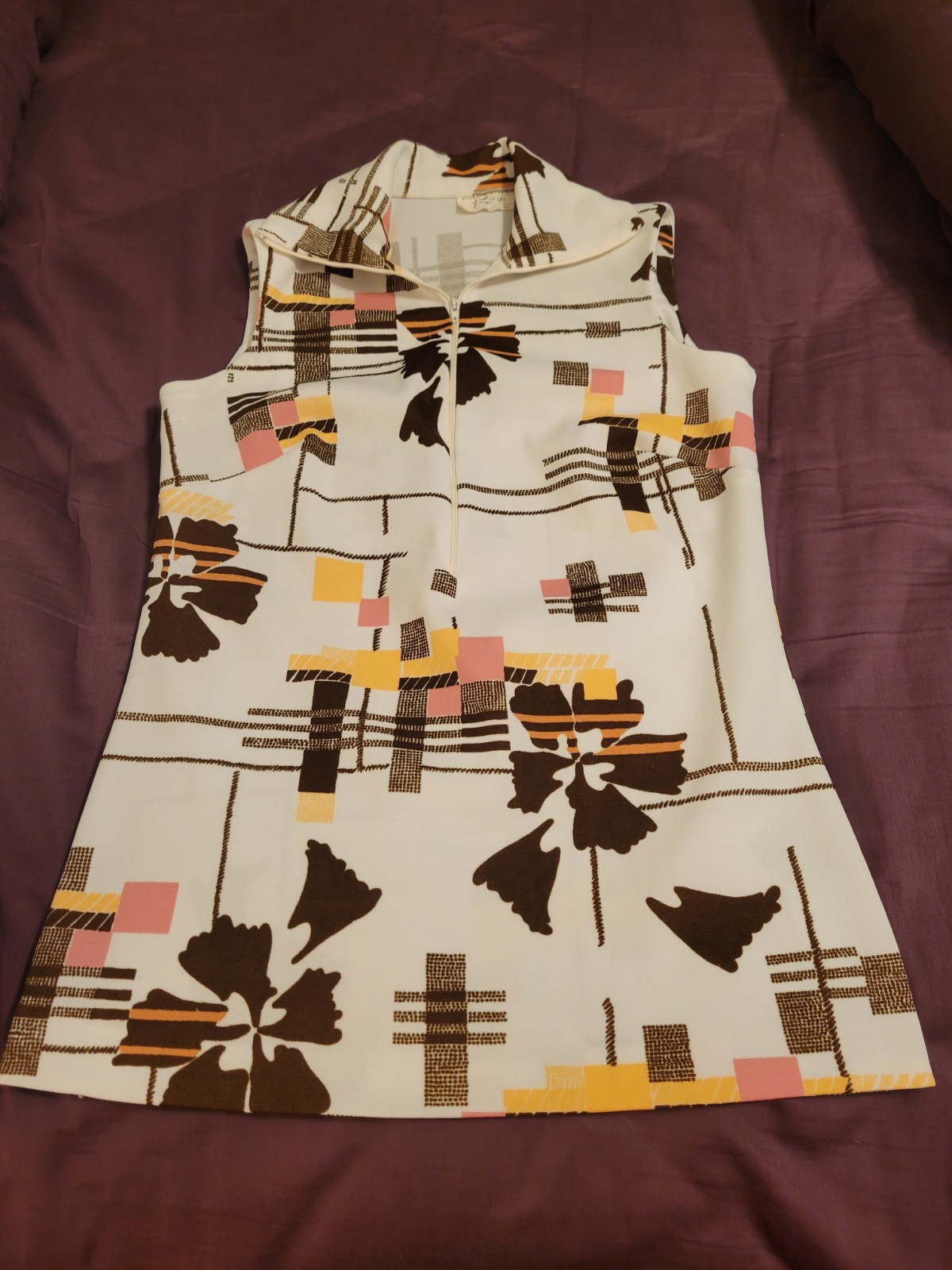 Vintage 70s Geometrical Floral Collared Sleeveless Blouse Shirt 1970s retro