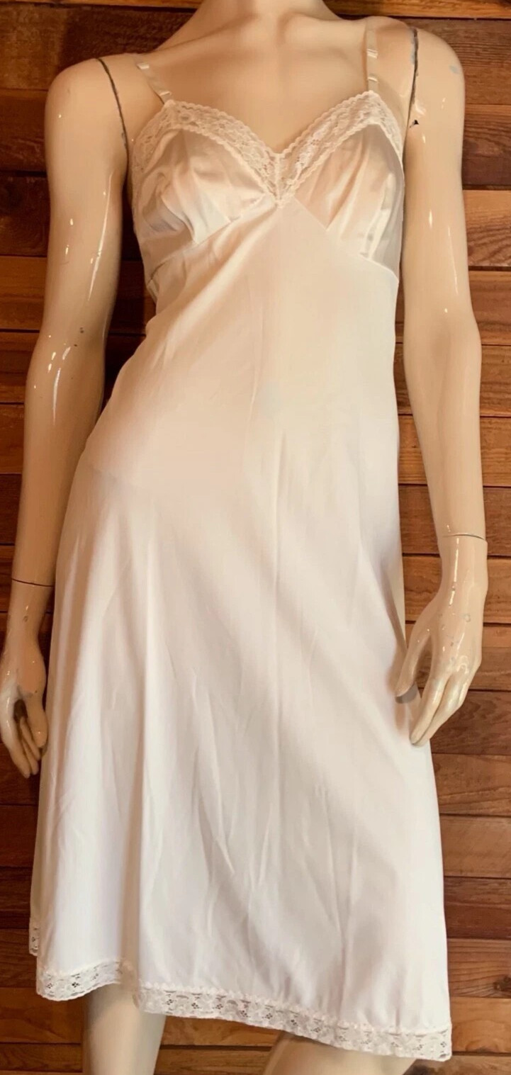 Vint Vanity Fair Lace Full Slip 10-103 Vintage Made in USA Lingerie Pin Up Sz 34