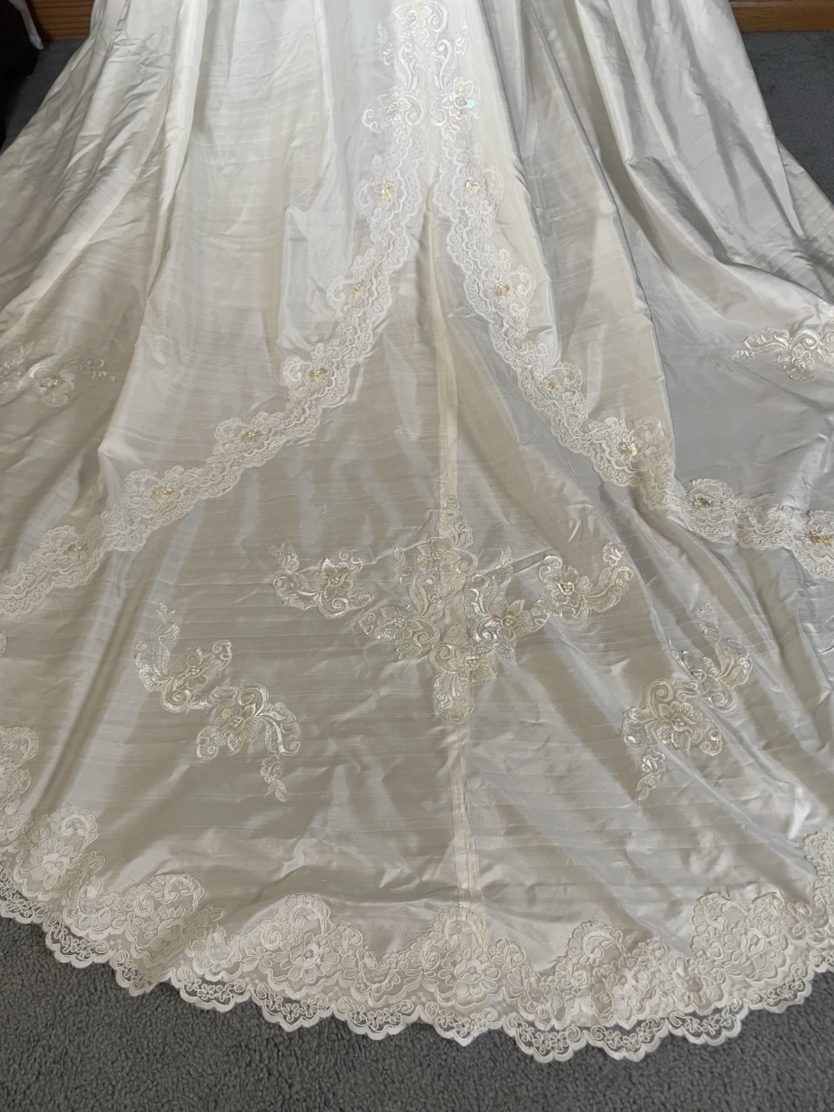 Vtg 80s Embellished Wedding Gown Sz 6 Ivory Floral Embroidery Removable Train