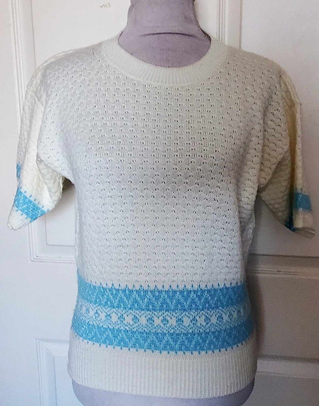 Vintage Cream and Blue Cuddle Knits Pullover Sweater Top B40 7th