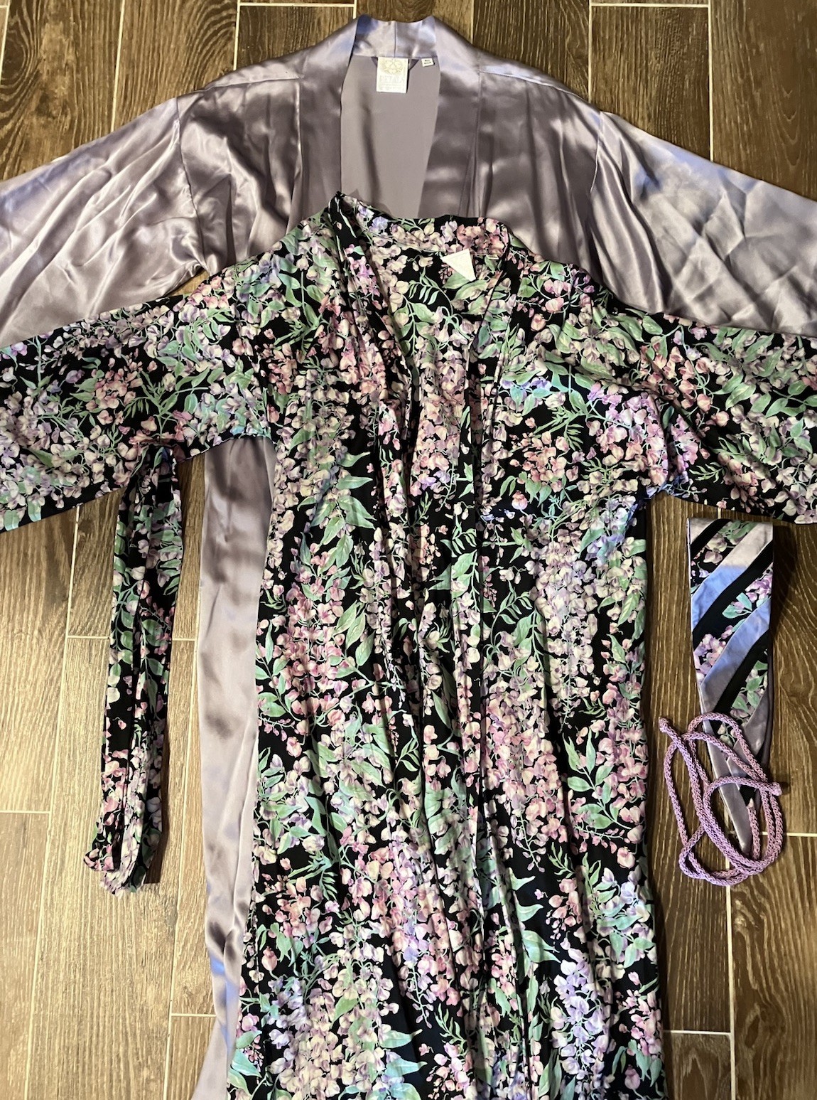 Vtg Set 2 Womens Tie Front Long Robes PETALS Ltd Edition Lavendar Wisteria 58” L
