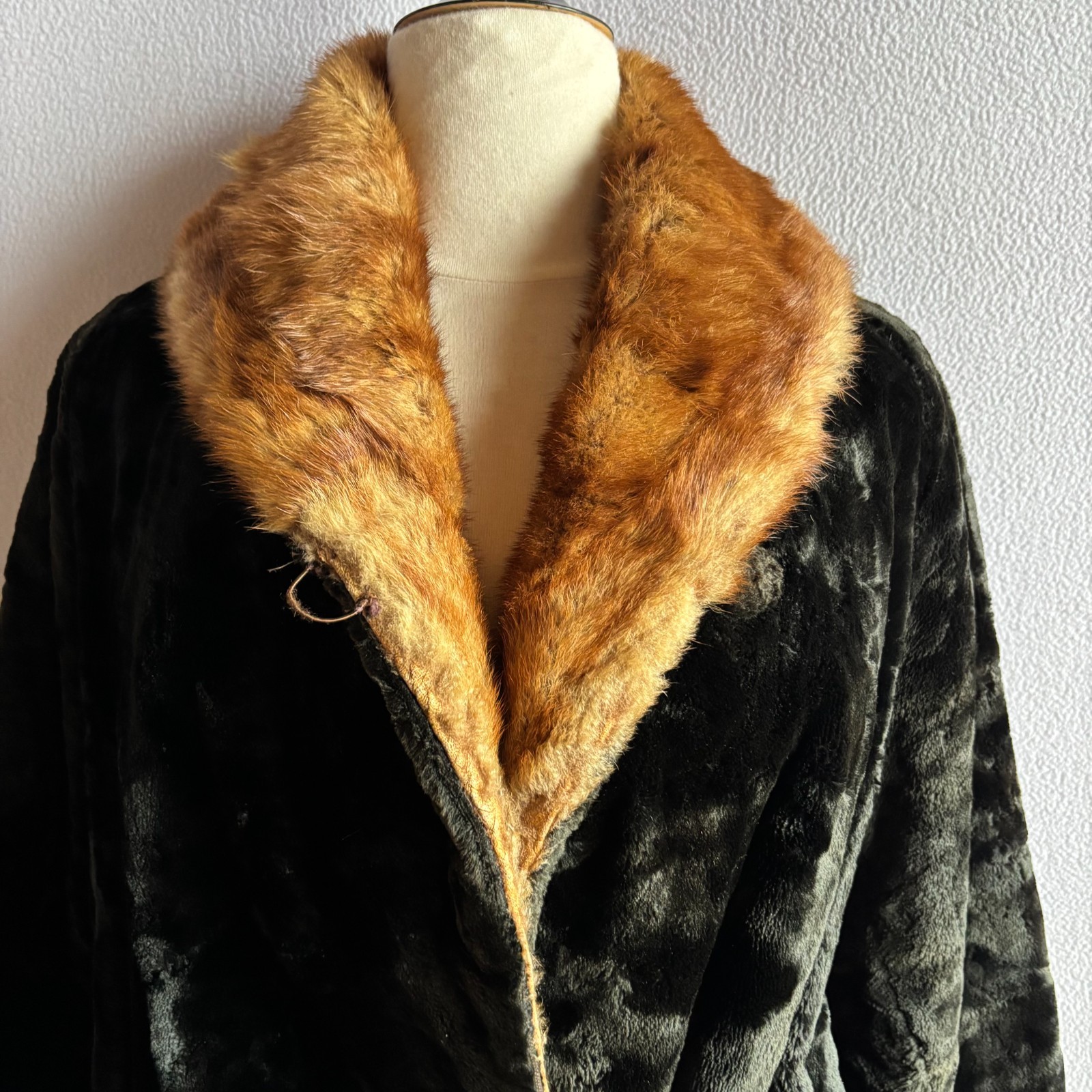 Vintage Antique 1920s Flapper Black Plush Plush Coat Brown Fur Collar