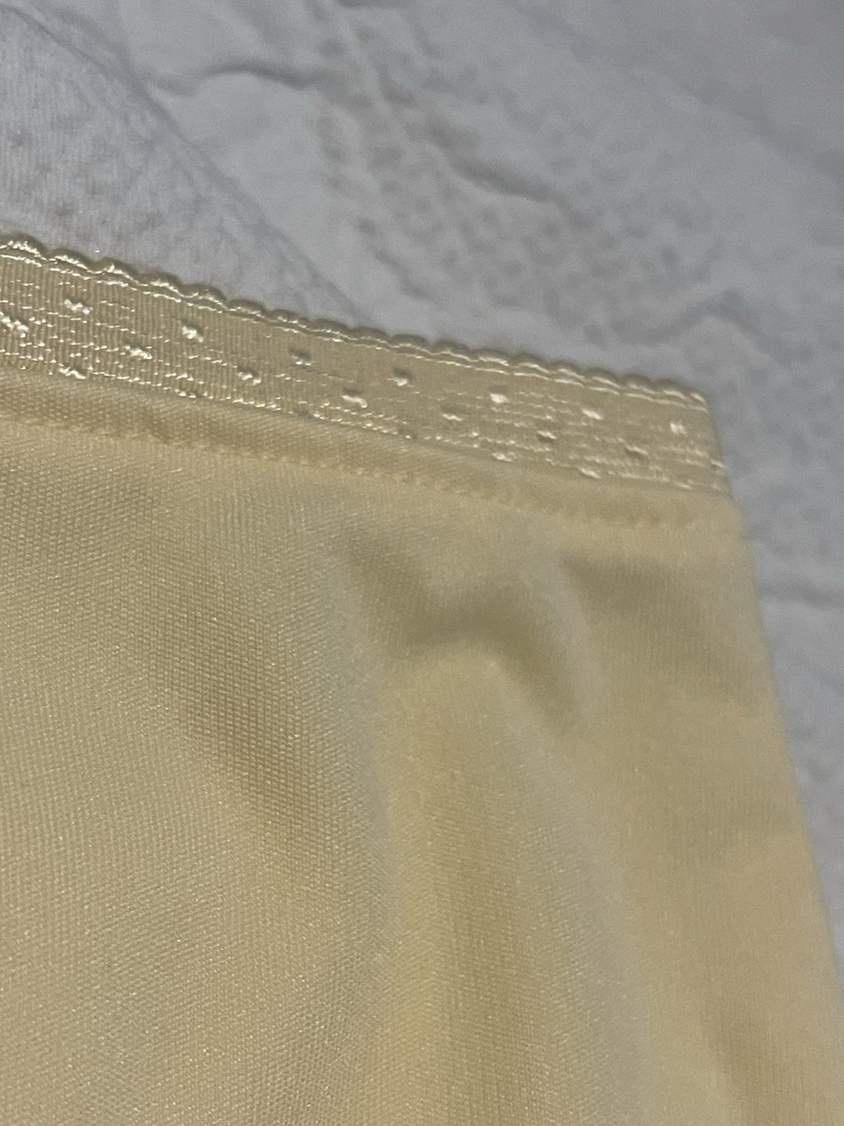 Gold Coast M Yellow Gold Half Slip 24Long Lace Trim