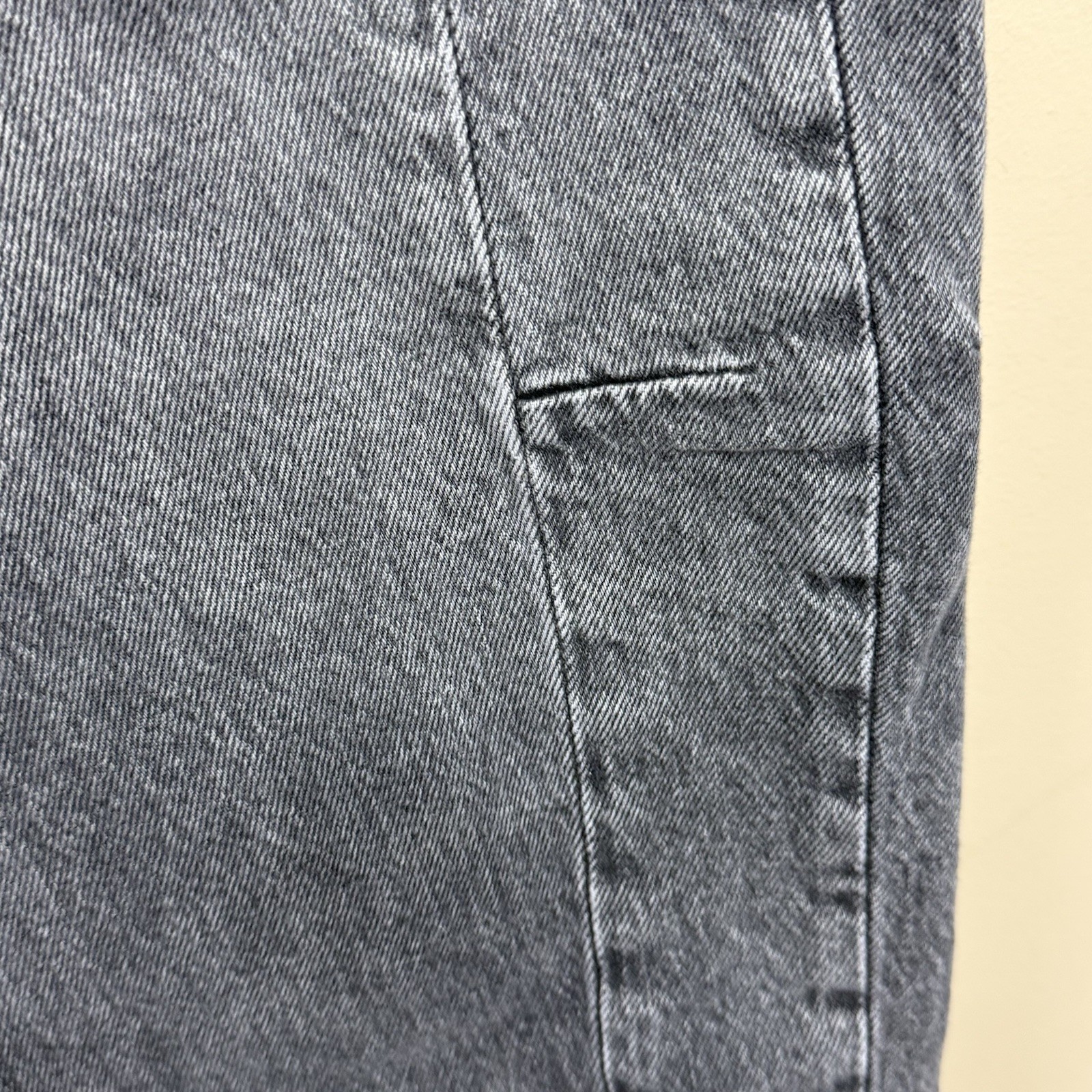 Old Navy High Rise Barrel Leg Black Jeans Tag size 6