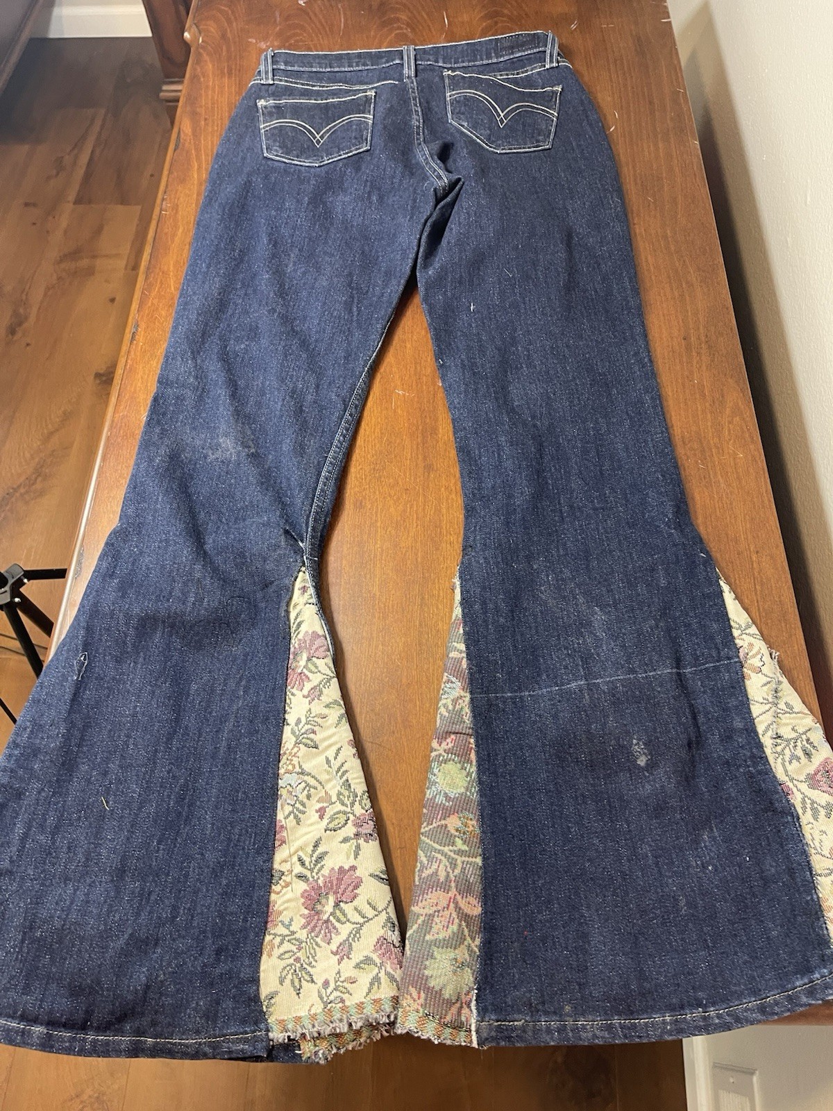 Boho Revival Custom Y2K Flare Jeans Floral Inserts Bell Bottoms Size 7 M W30xL31