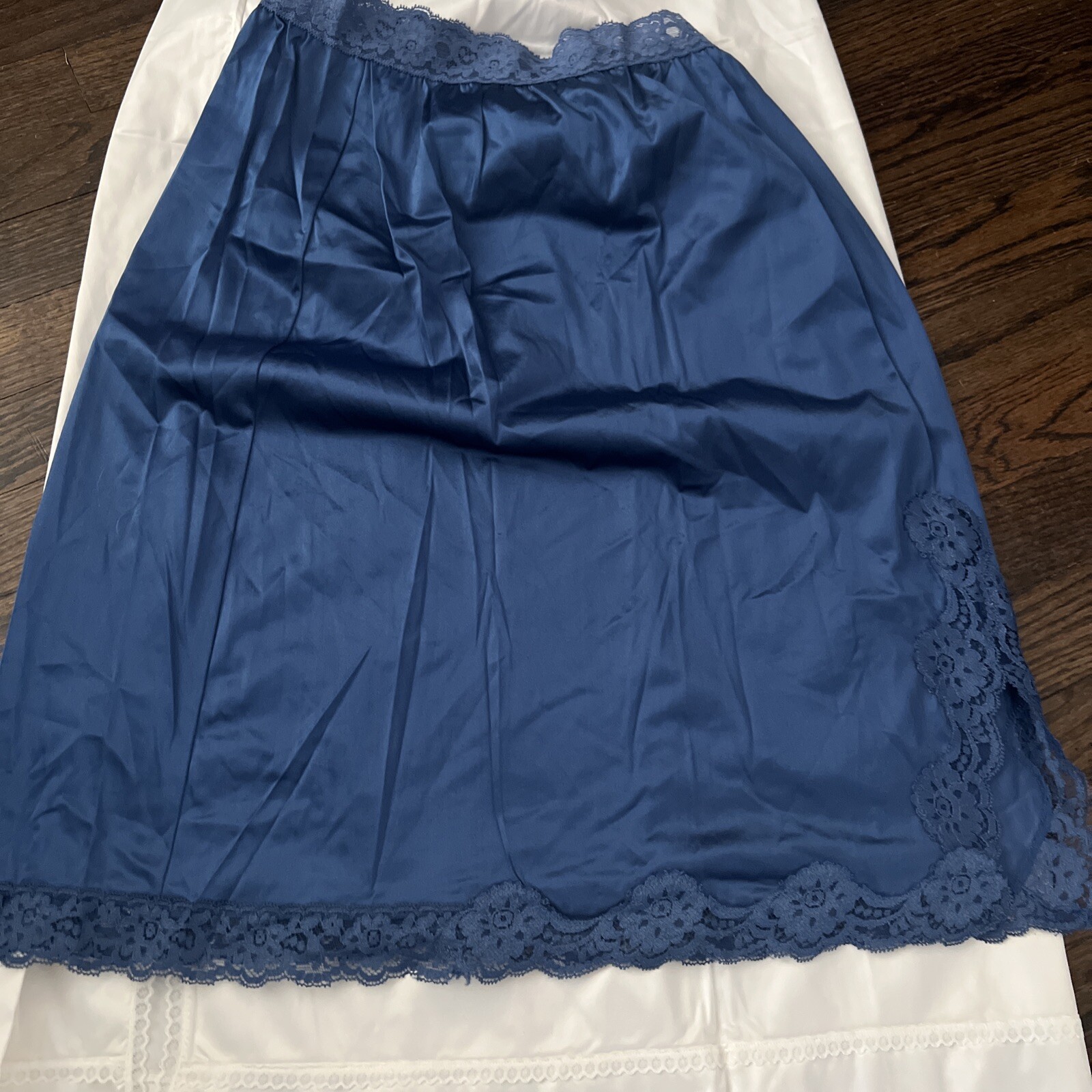 Vtg vasarette Nylon Half Slip blue lace Waist trim usa made Medium