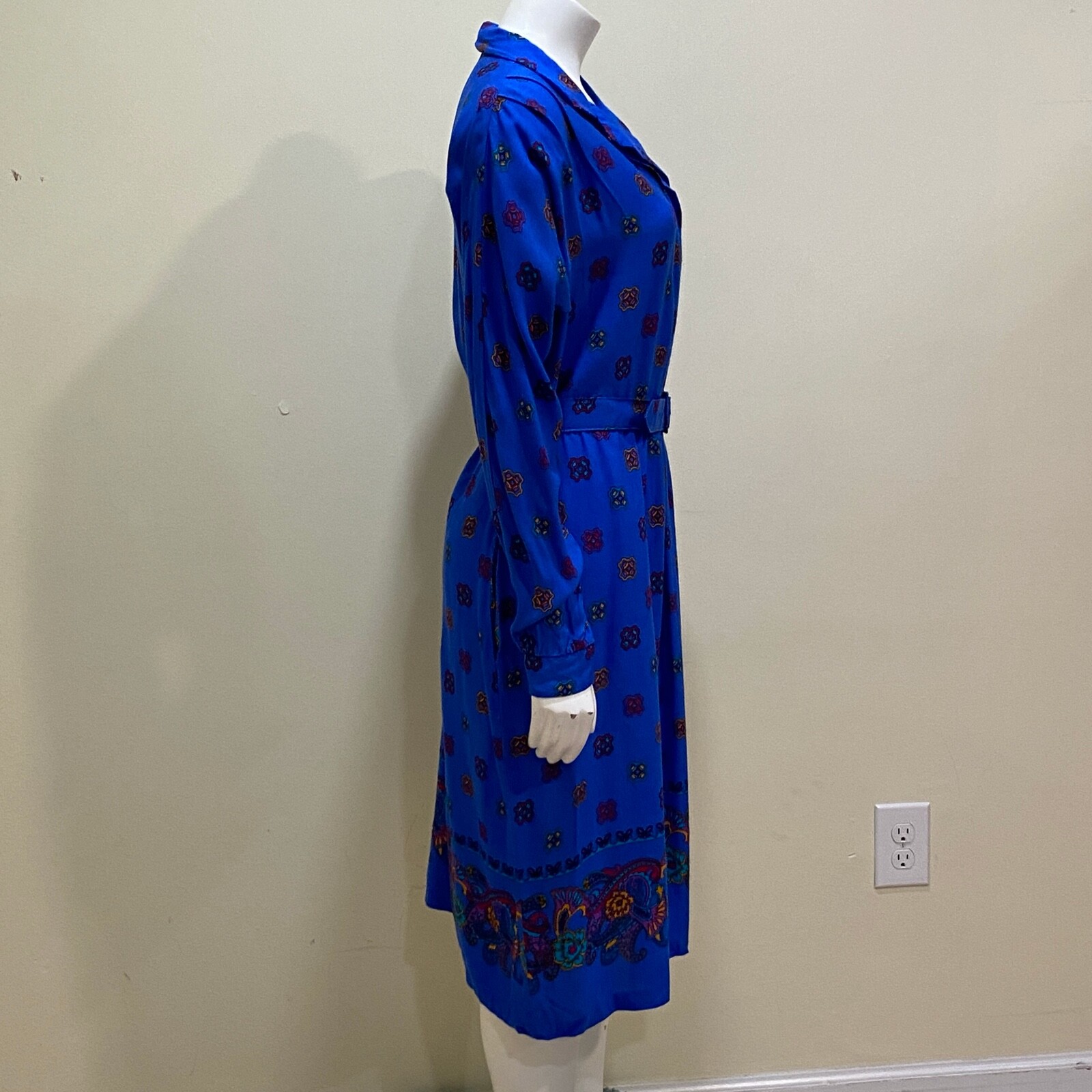 Vintage Malouf Dress Women’s 14 Average Blue Floral Rayon Pockets Belt Midi