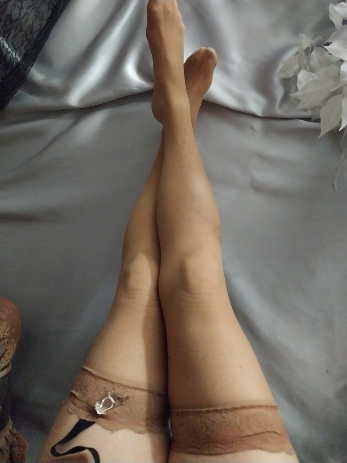 VTG SILKY NYLONS Tan LACE TOP GARTER THIGH HIGHS STOCKINGS Os NIP