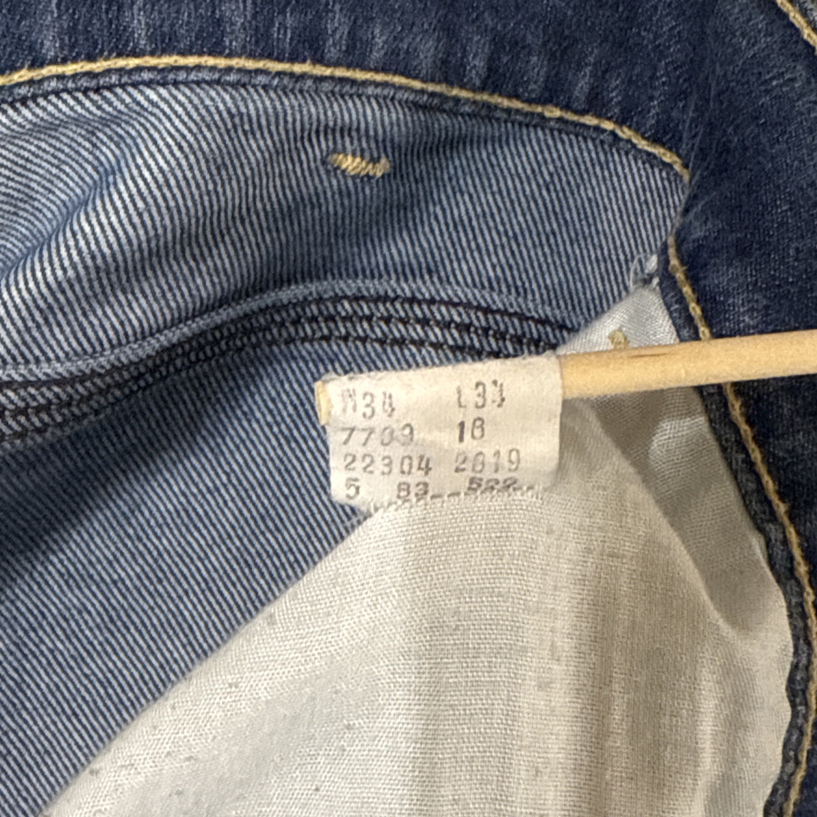Levis Movin On Denim Jeans Size 34×32 Black Tab 5 Pocket Distressed