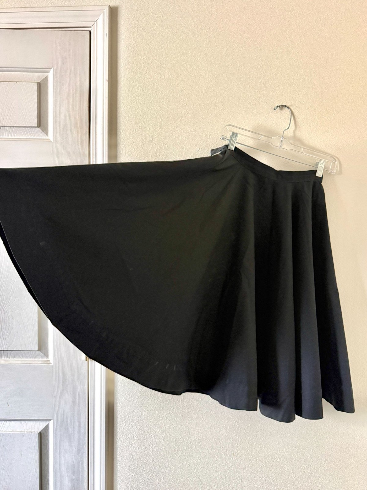 Vintage 1950s Black Full Circle Skirt in XS With Metal Zipper/ 1950s Circle