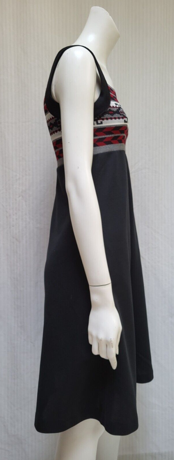 Vintage 1960/70’s Black Red Gray Geo Aztec Knit A-Line Dress – Size XS – EUC