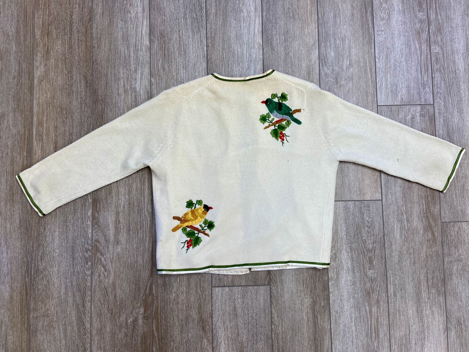 Vintage 1950s Embroidered Bird Novelty Cashmere Sweater Parrot Cardinal Sparrow