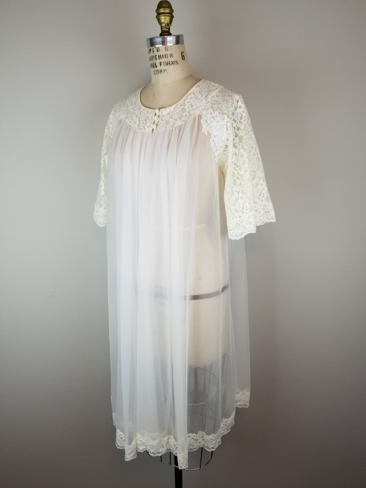 Vintage 1950’s Pale Cream Lace Trimmed Sheer Peignoir by Shadowline ~ Ladies Sm