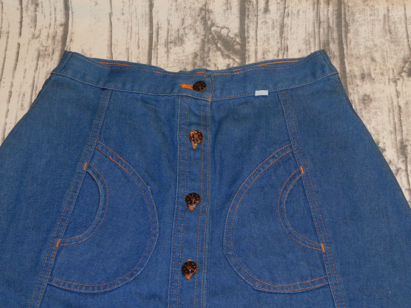 VTG 70’s DENIM SKIRT PANEL DETAIL POCKET BUTTON FRONT BOHO WESTERN sz 9/10 w 26″