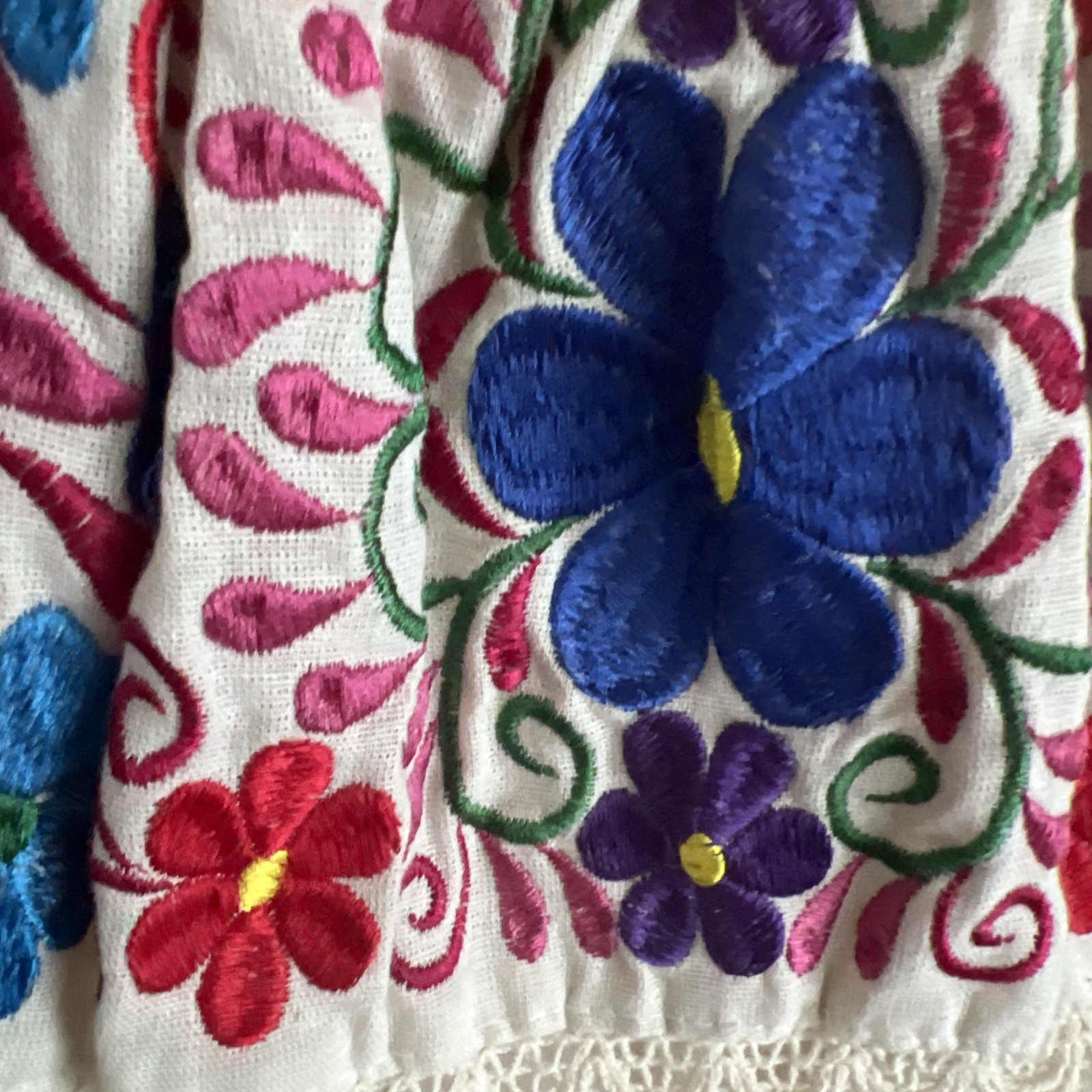 NWOT Vintage Mexican/Spanish Embroidered Floral Dress Size M