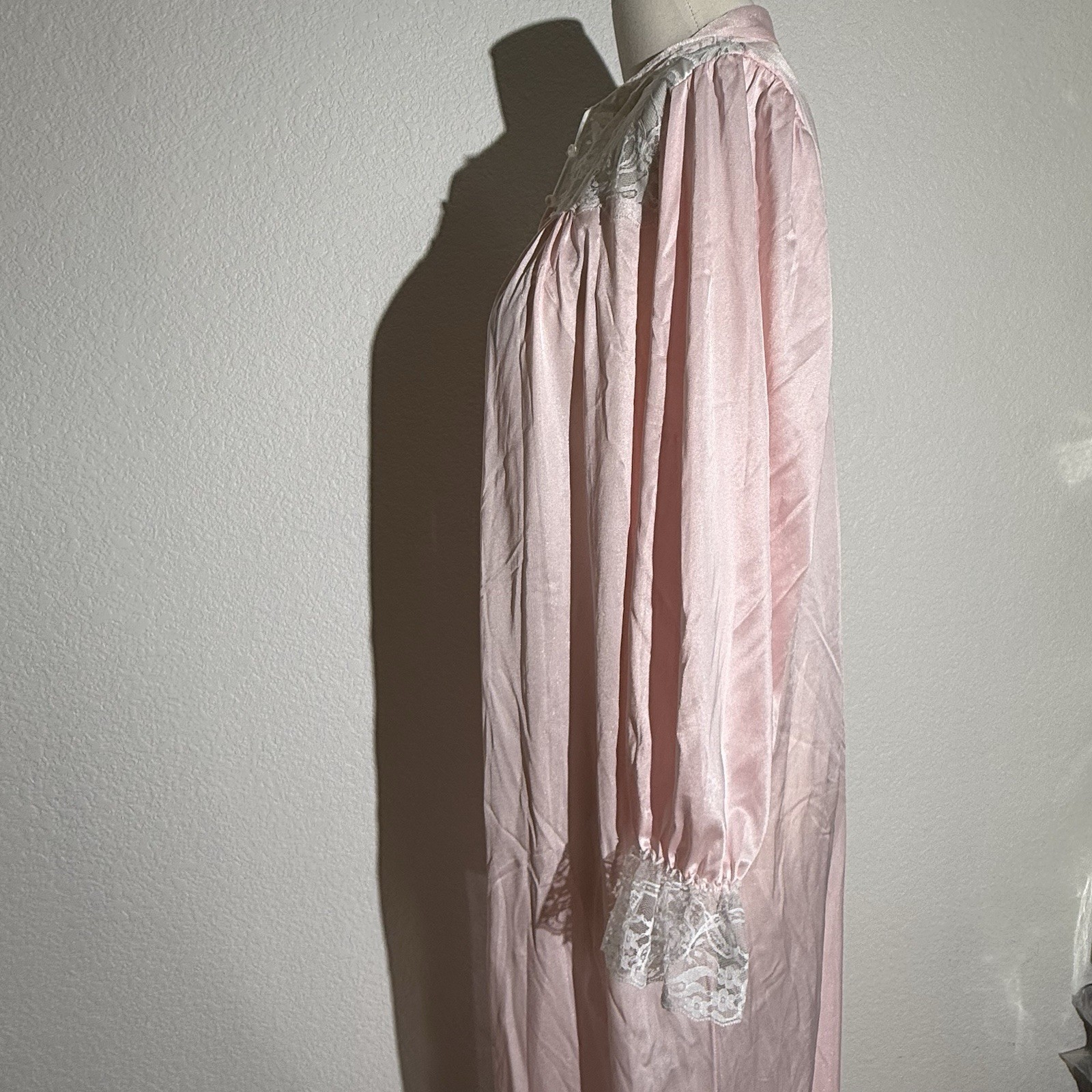 Vintage Soft Moments Pink Dressing Robe Nightgown Lace Floor Length Peignoir Vtg