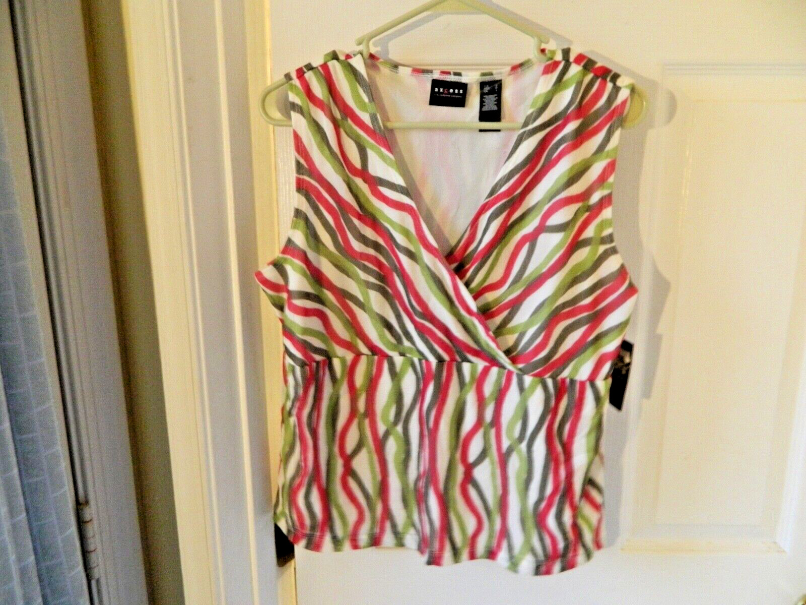D02- vintage AXCESS-LIZ CLAIBORNE WOMENS RED,GREEN,LIMEsleeveless, SZ L nwt