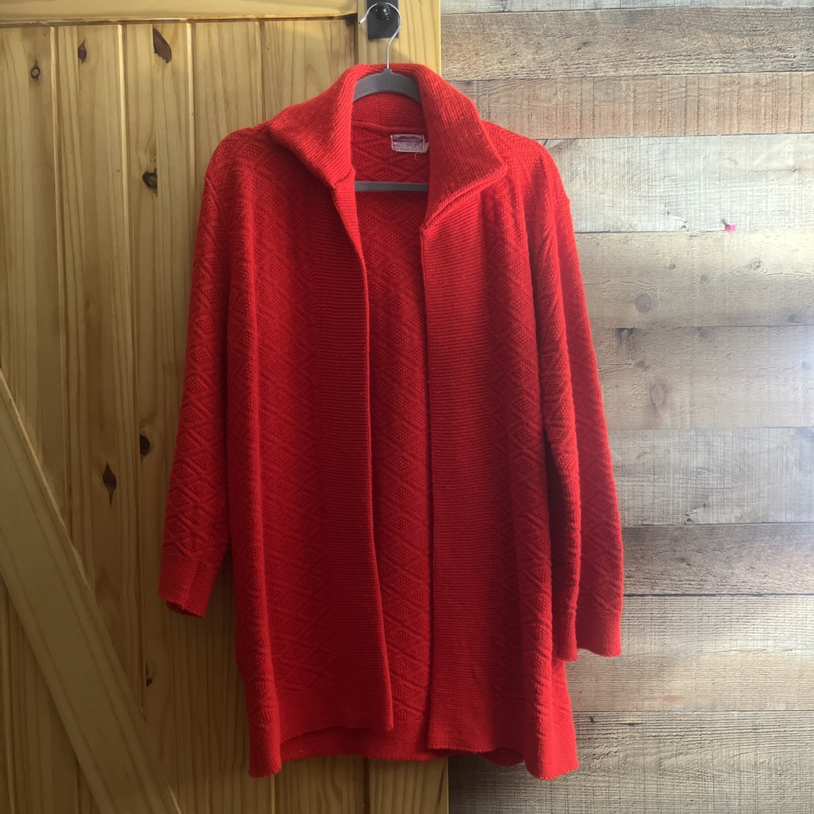 Vintage Womens Scotch English Red Knit Sweater 100% Acrylic Size Medium