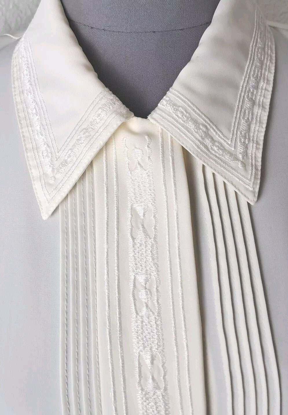 Vtg Claudia Richard Blouse Womens Sz 14P Button Down W Embroidered Front Beige
