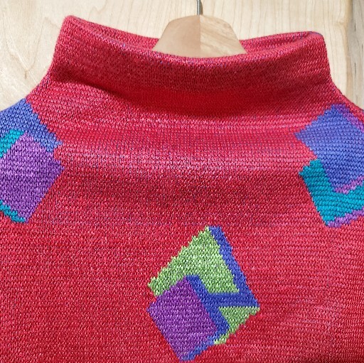 Santa Cruz Womens Vintage 80s Red Multicolor Mockneck Crop Sweater Sz Large NWT