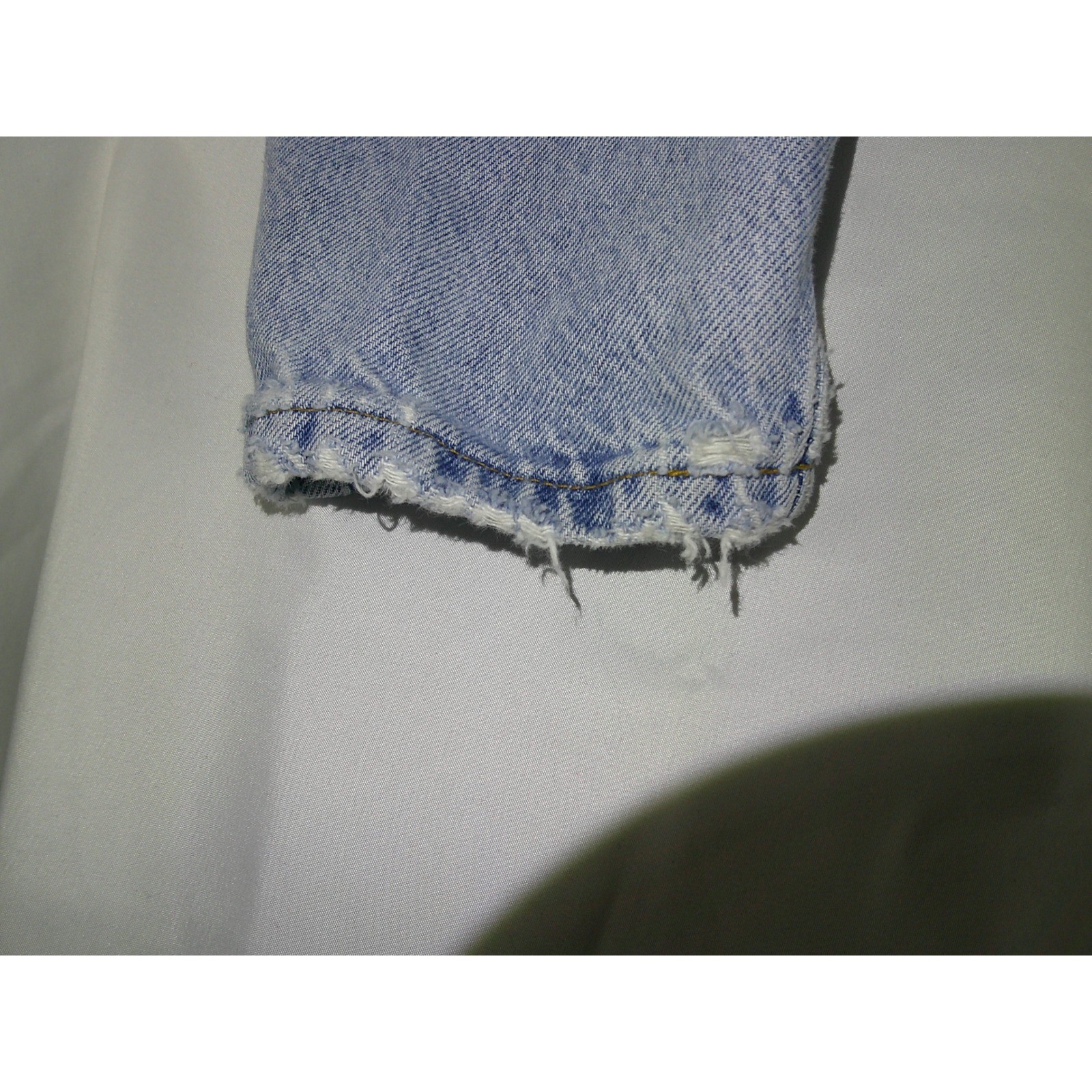 Vintage ’94 Distressed Levis 551 Relaxed Fit Tapered Leg Jeans Women’s Size 8