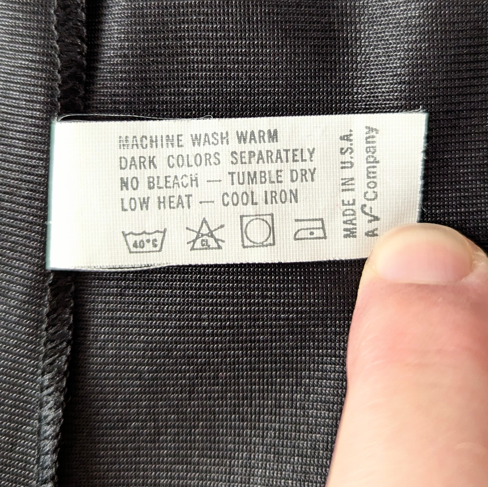 Vanity Fair 36 / 20″ Full Slip Black Princess Seams Made in USA Stretch Straps