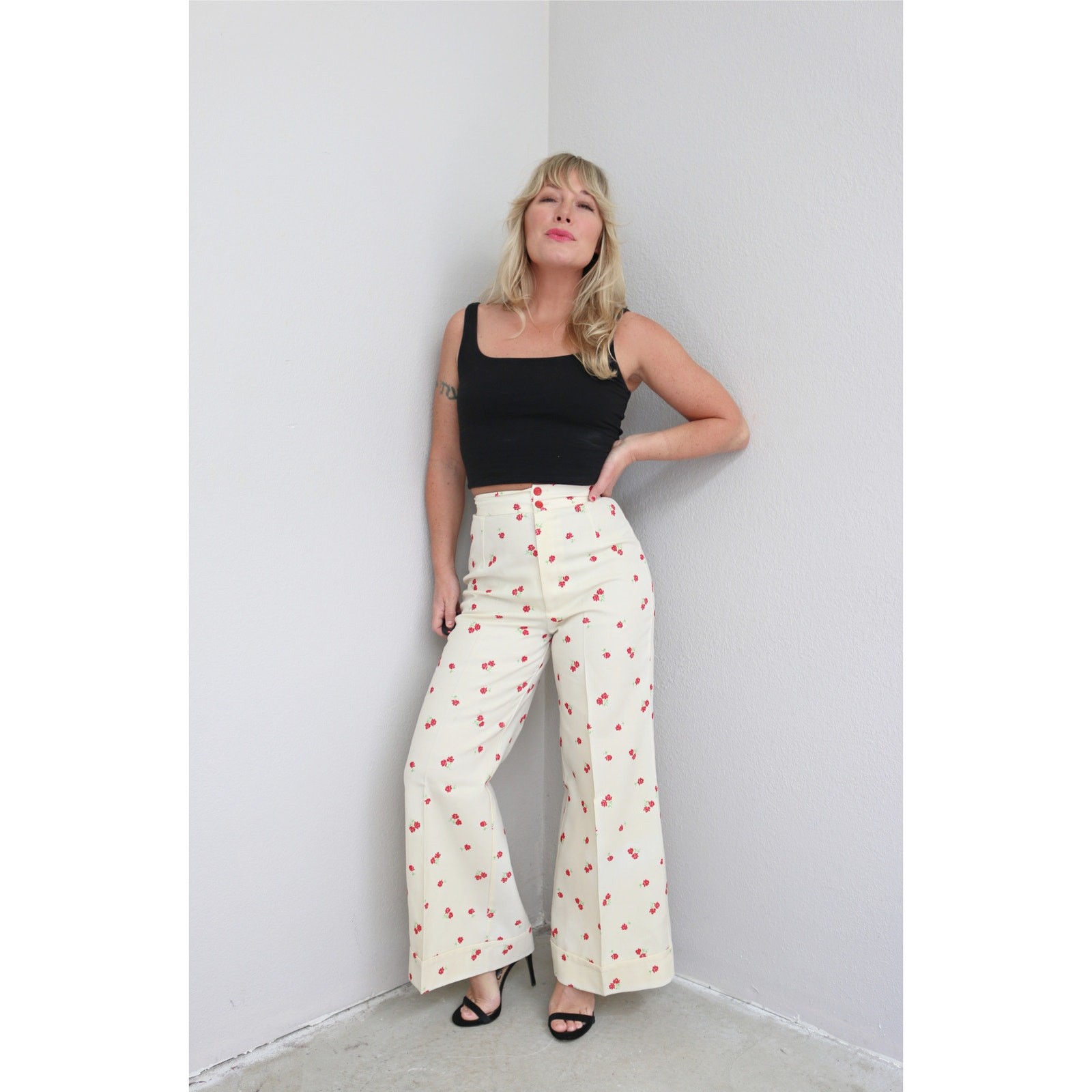 1970’s Vintage Bouquet Floral Wide Leg Pants & Wrap Blouse ~ Women’s XXS to XS
