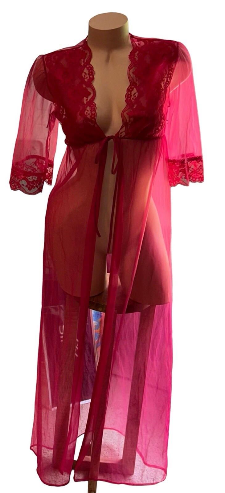 Taryn Alexander 1960’s Vintage Pink Chiffon Lace Peignoir Nylon Nightgown Robe S