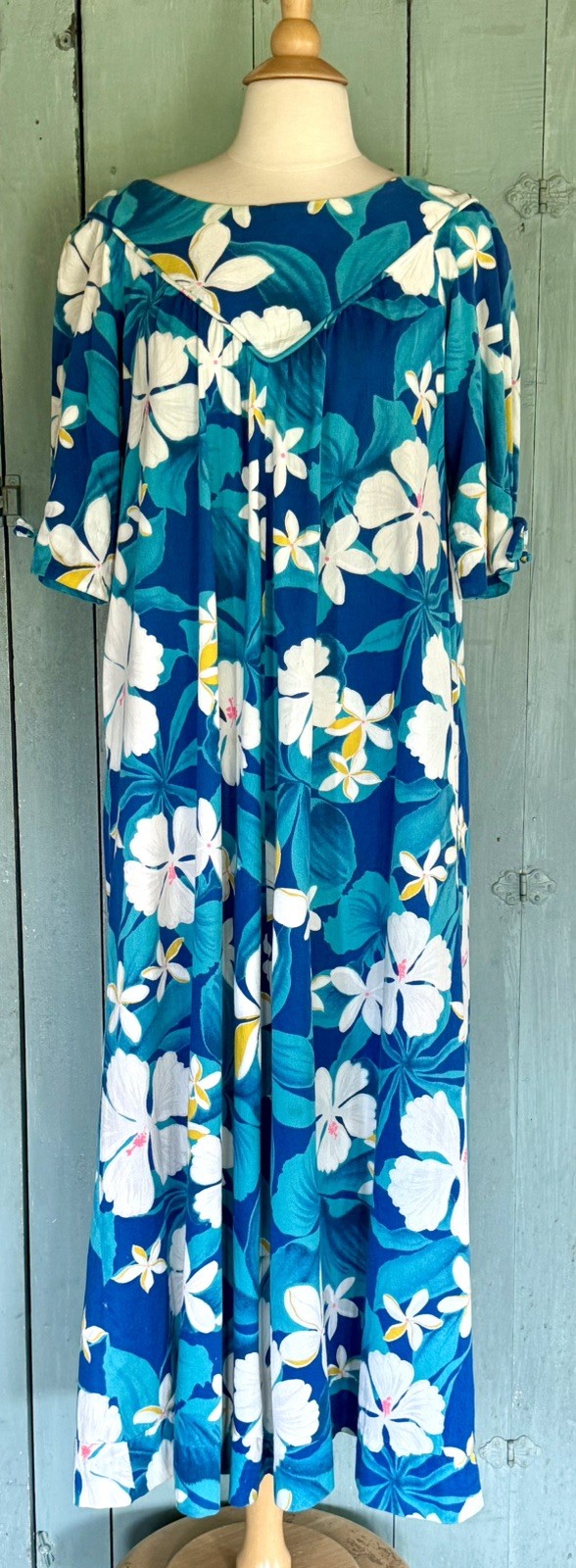 VTG 60’s Reef Hawaii Cotton Barkcloth Muumuu Dress V-Yoke Bow Slv Luau Tiki S/M