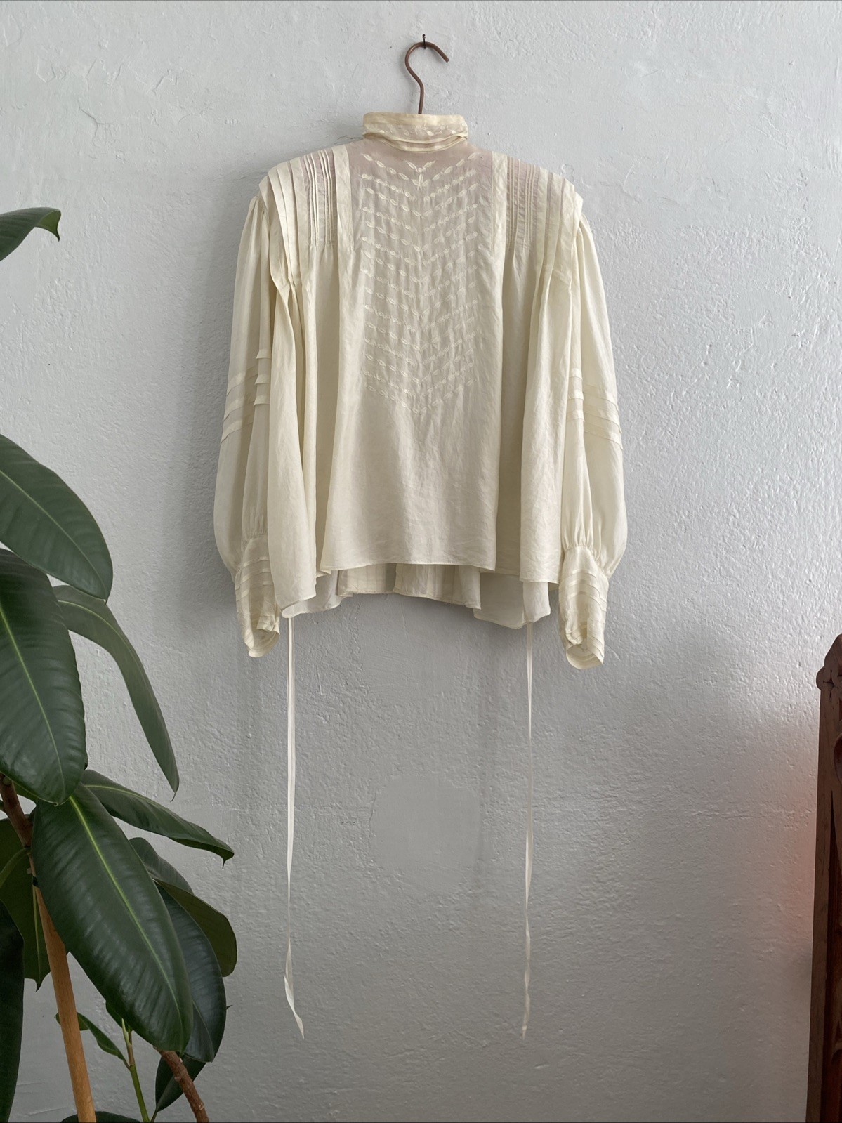 Antique Vintage White Silk Baloon Sleeve Pleated Blouse Floral Embroidery Sz XXL