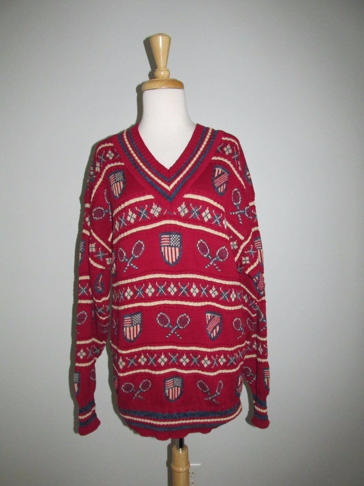 Vtg Tricots St Raphael Country Shop Size M Tennis Racquets Crest V-Neck Sweater