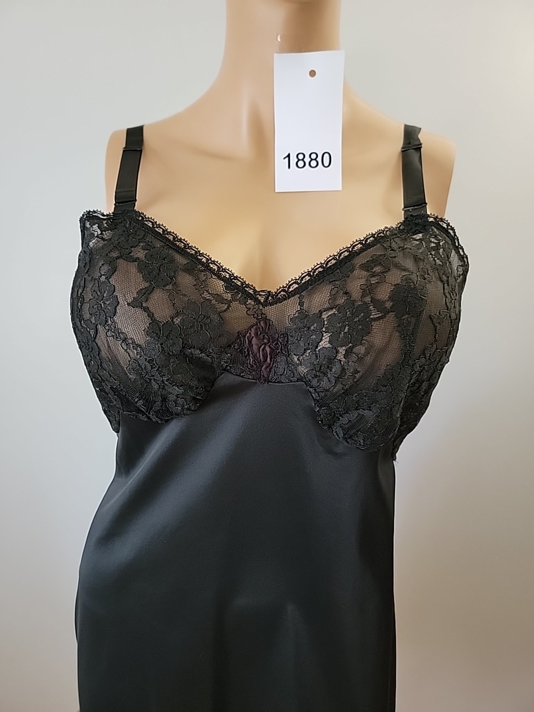Vintage LAROS 100% Nylon Black Full Slip Lace Detail Size 36 Short
