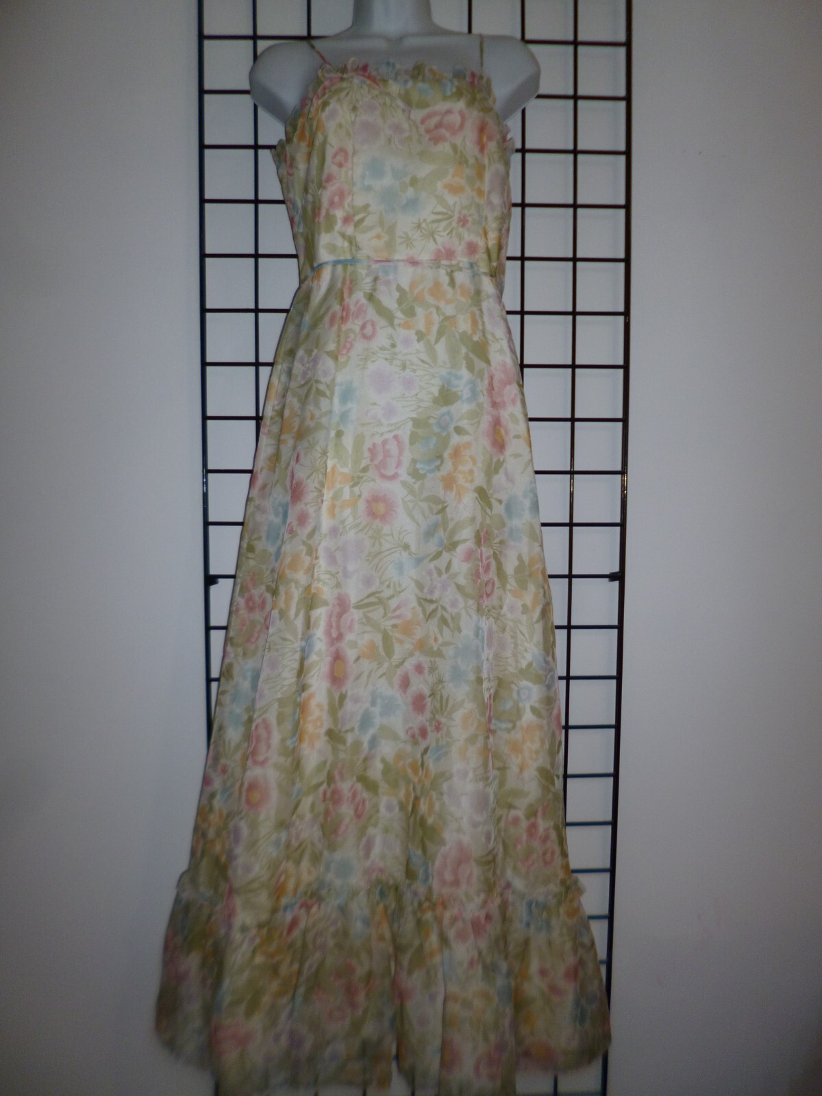 VINTAGE HOUSE OF BIANCHI 🌸 4 / 6 / 34″ BUST MAX==SWEET FLORAL MAXI DRESS