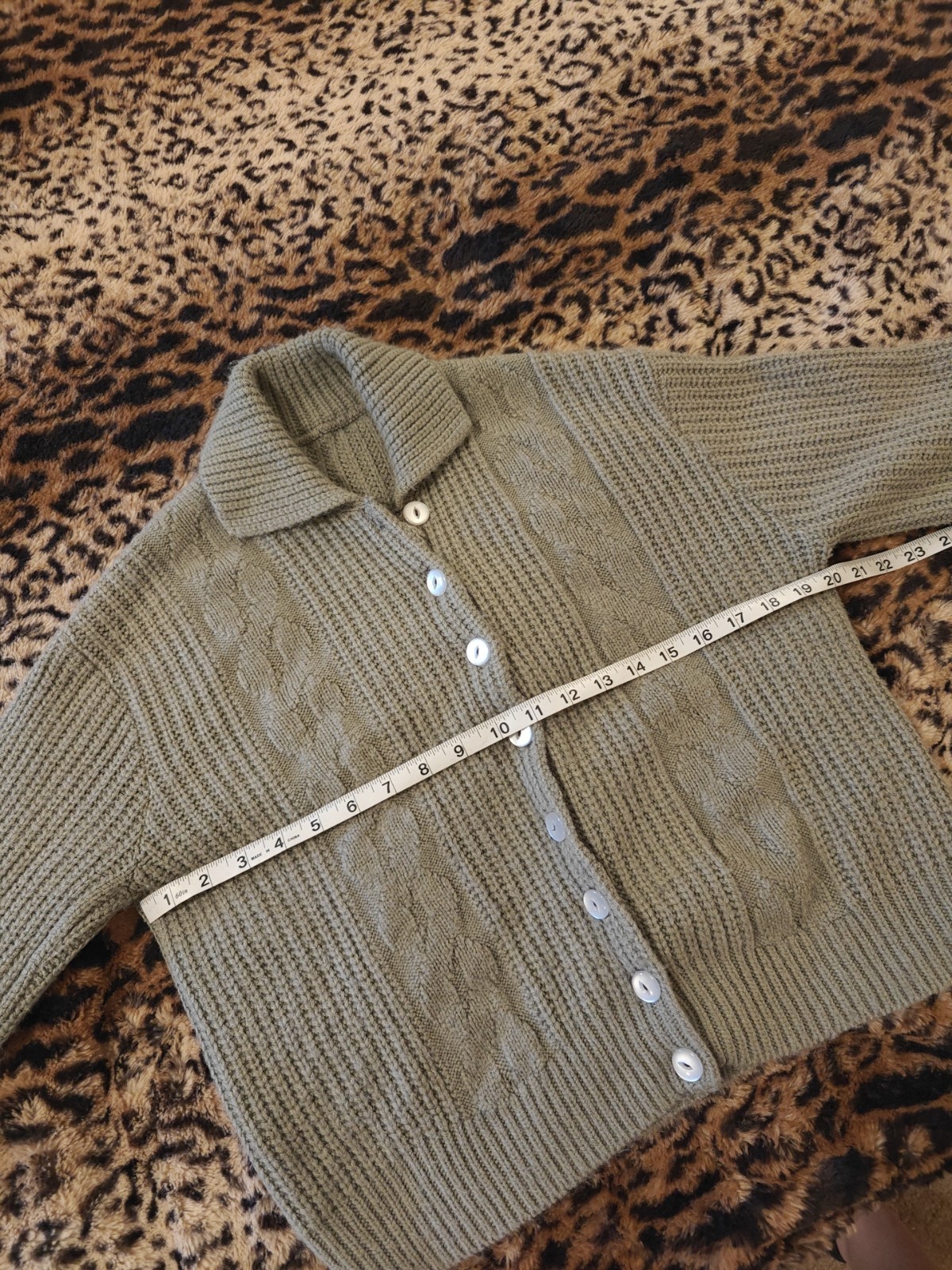 Vtg 60s 50s Khaki Olive Green Cable Knit Collared Cardigan Sweater Preppy Medium