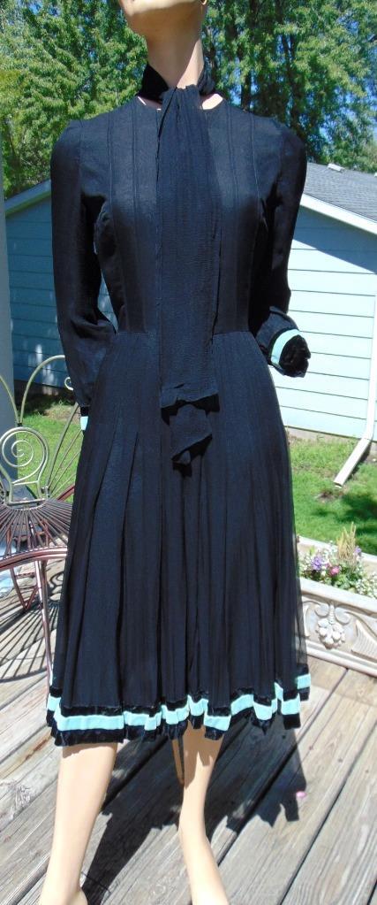 VTG 40s Chiffon Overlay Dress w Velvet trim 28W