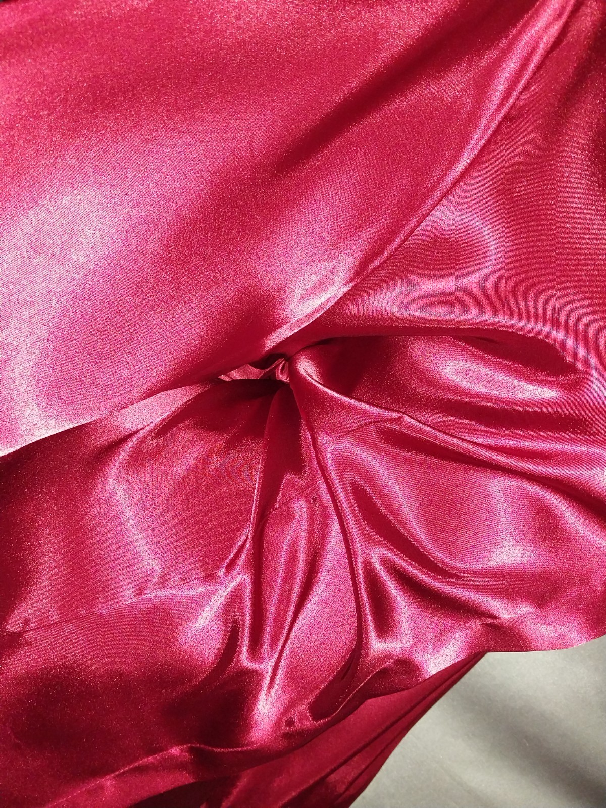 VTG SATIN SHINY RED HIDDEN BUTTON NOTCH COLLAR SECRETARY BLOUSE 48/50 NOS