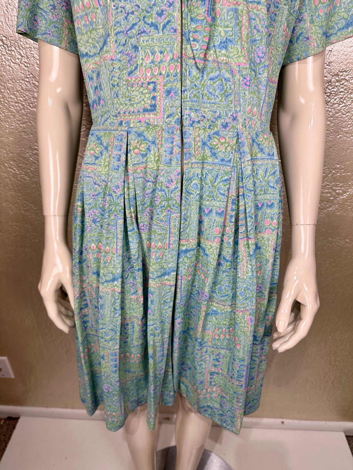 Vintage 1960s SHELTON STROLLER Blue Floral Day Dress M/L Short Sleeve Zip-up
