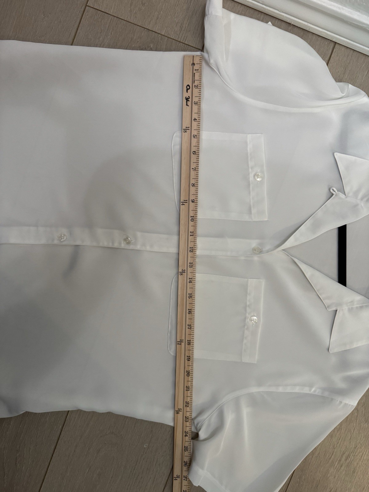 VTG Chaus Woman Off White Button Up Blouse Two Pocket Minimalist Workwear 16W
