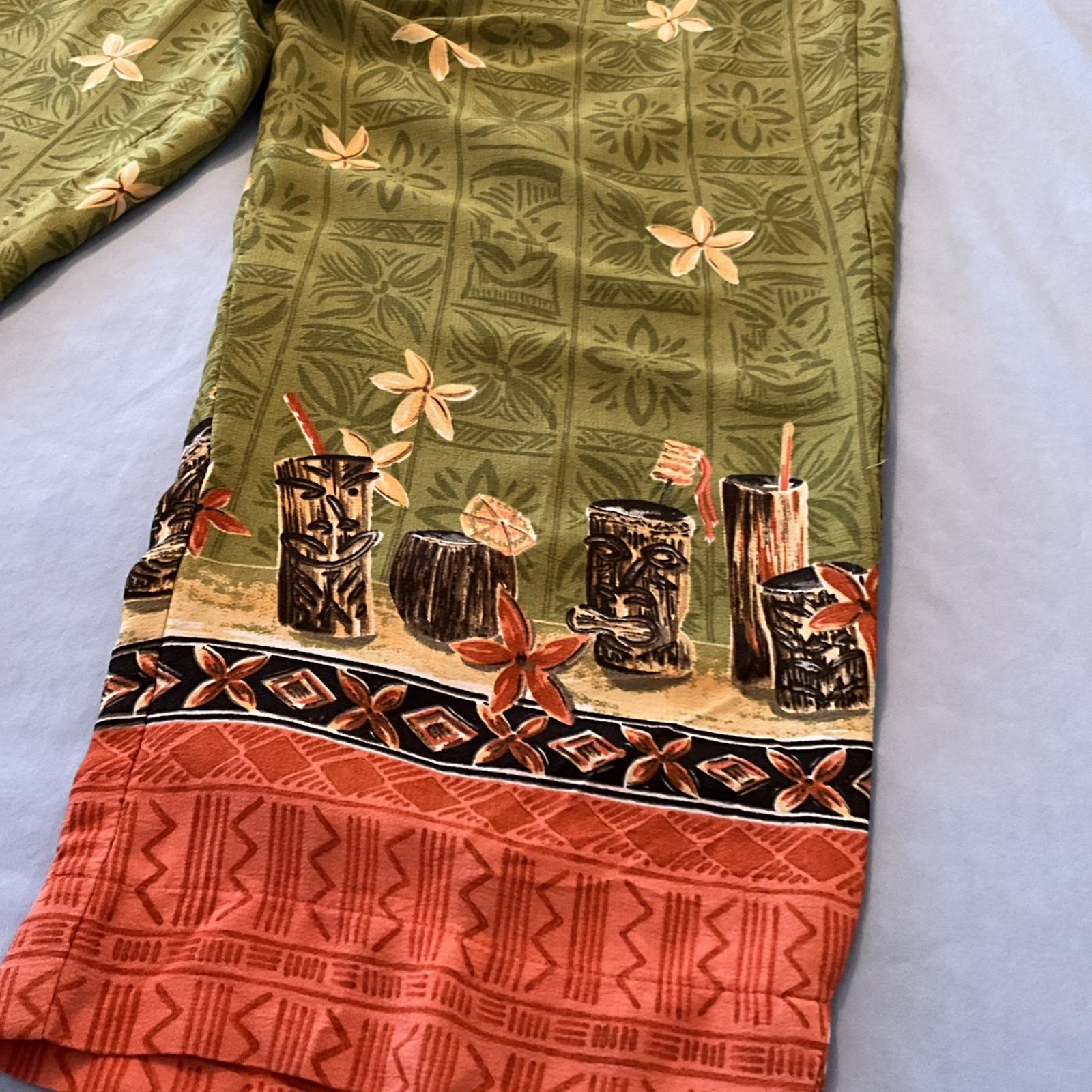 VTG Woman’s Capri Pants Hawaiian Tiki Tropical XL 70s 80s Large Floral Rayon