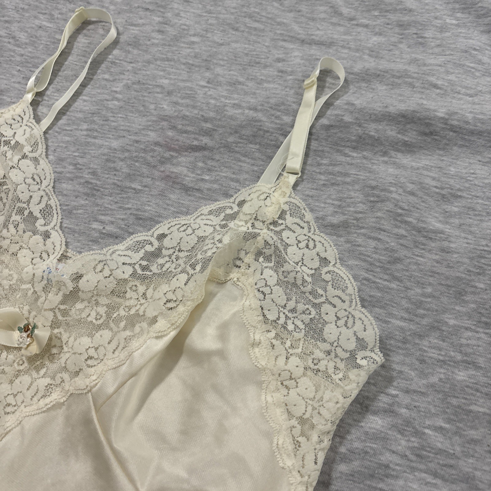 Vtg Sliperfection Nylon Tricot Ivory Lace Camisole Medium Whimsy Dainty
