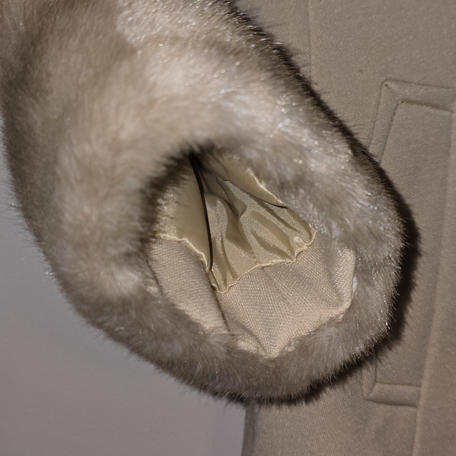 VTG 1960s Lilli Ann Tan Penny Lane 27″ Mid Coat Brown Faux Fur Trim Cuffs L 16