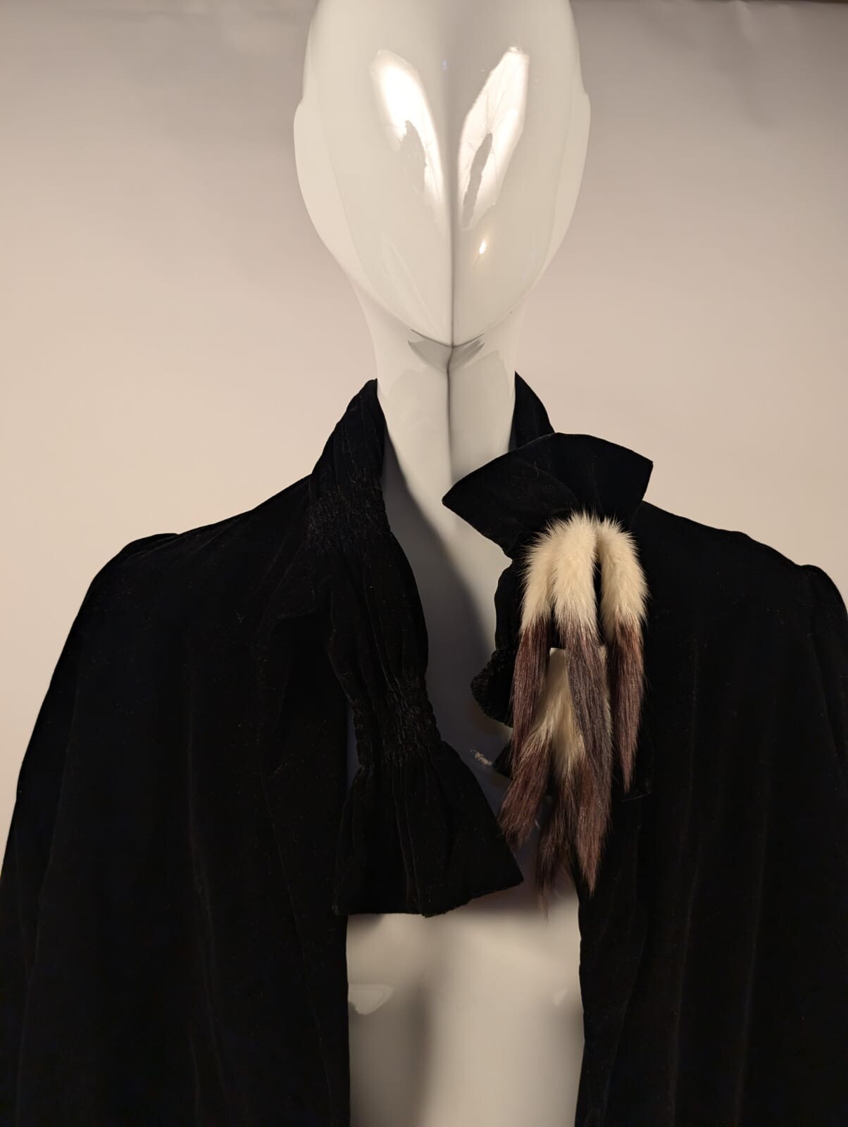 1930’S BELL SLEEVE SILK VELVET JACKET W ERMINE TAIL + HAMMER SILK LINING