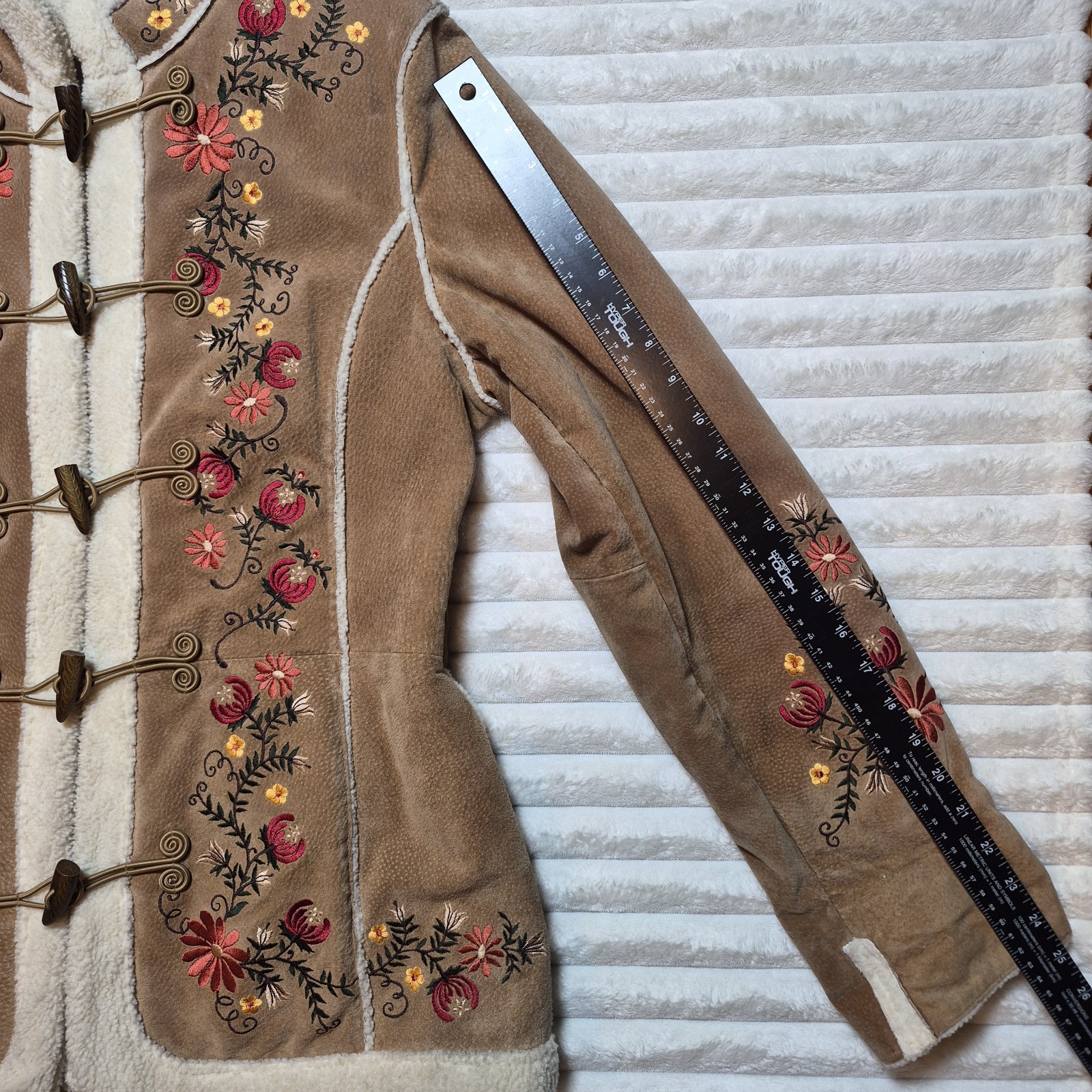Vintage Floral Embroidered Faux Suede Shearling Trim Toggle Jacket Tan Brown