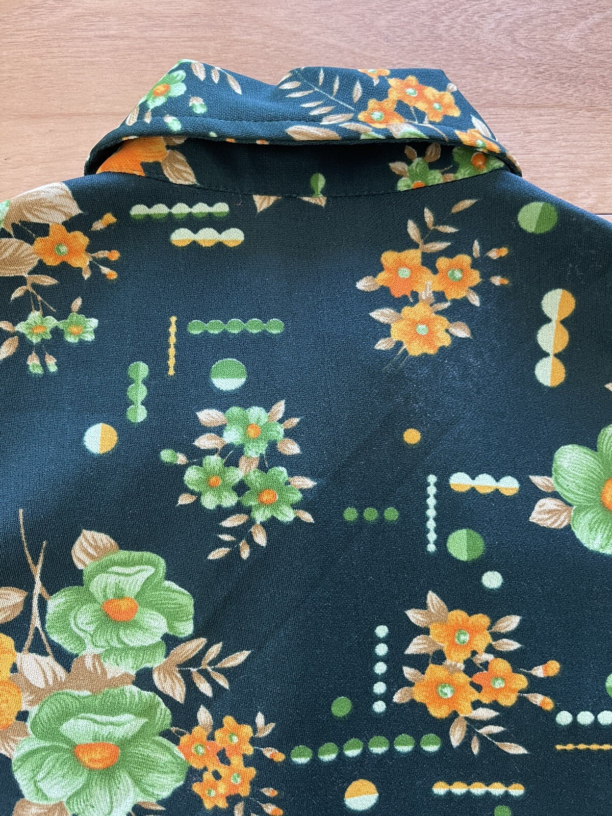Vintage 70s Short Sleeve Floral Button Down Shirt Size M Green Hippie Vacation